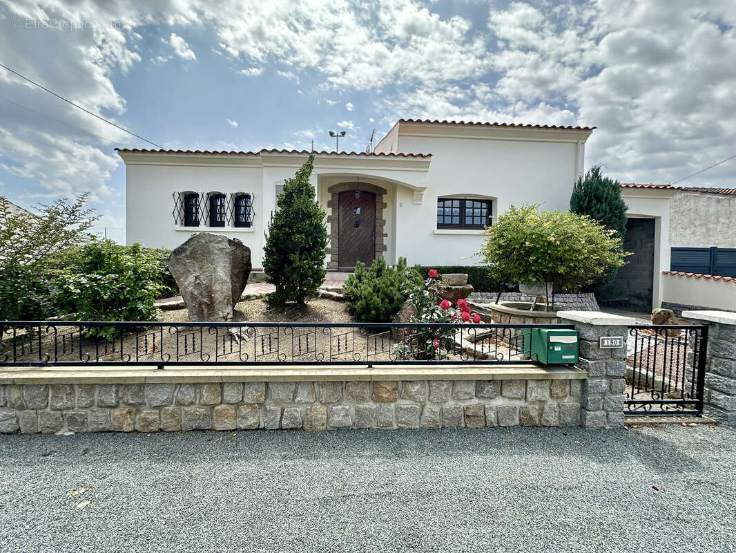 Maison à COMMEQUIERS