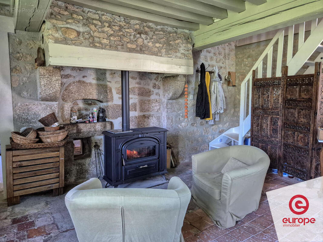 Maison à SAINT-MARTIN-DU-PUY
