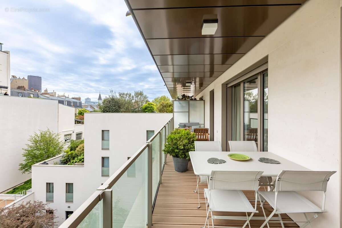 Appartement à PARIS-7E