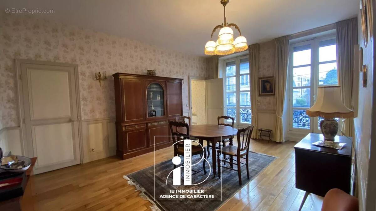 Appartement à FONTAINEBLEAU