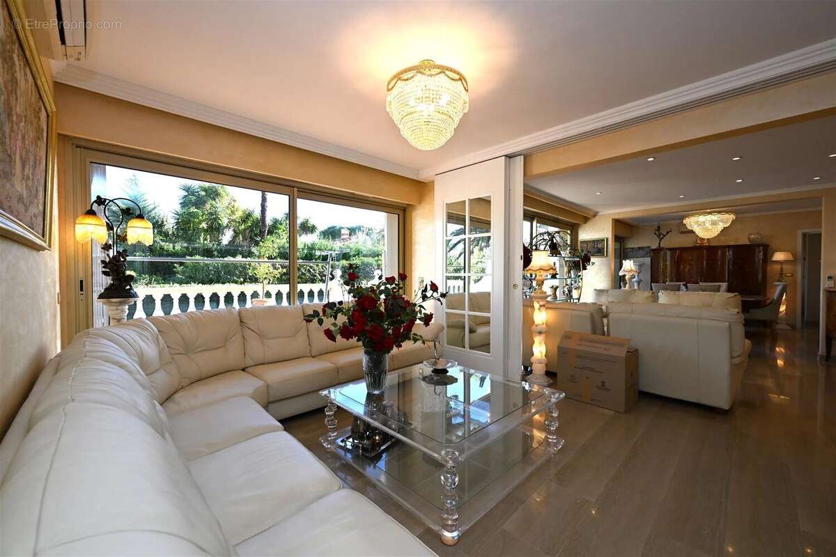 Appartement à BEAULIEU-SUR-MER