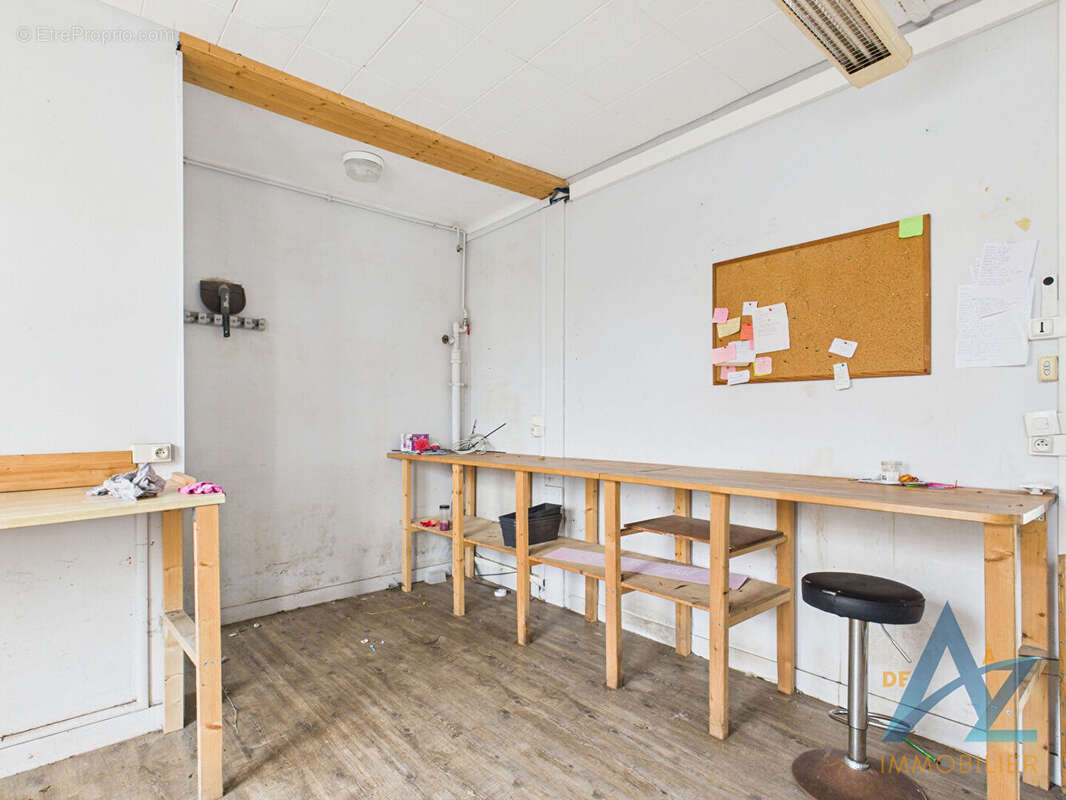 Commerce à MERVILLE-FRANCEVILLE-PLAGE