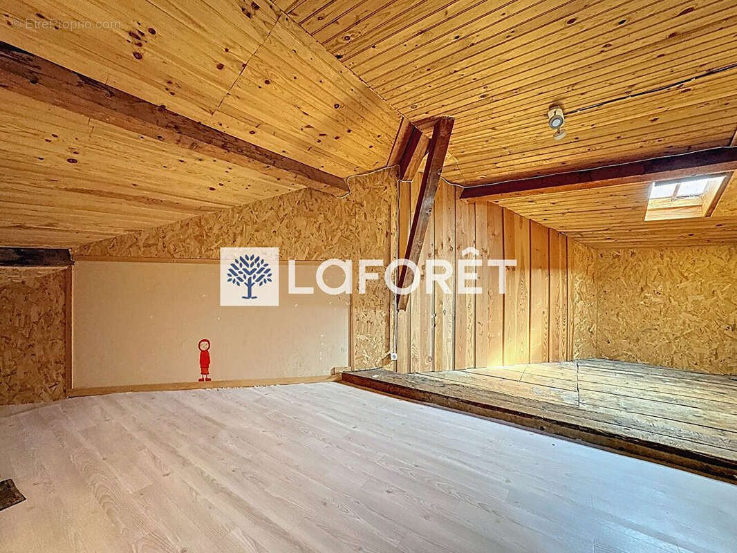 Appartement à MIRIBEL