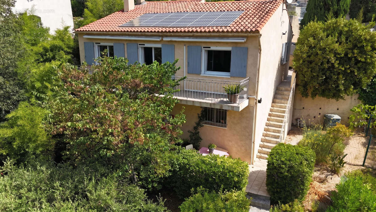 Le pradet ? superbe villa rénovée de 130 m² (t5 de plain-pied + t2 indépendant) sur terrain de 503m2au calme absolu, plage à pie - photo 17