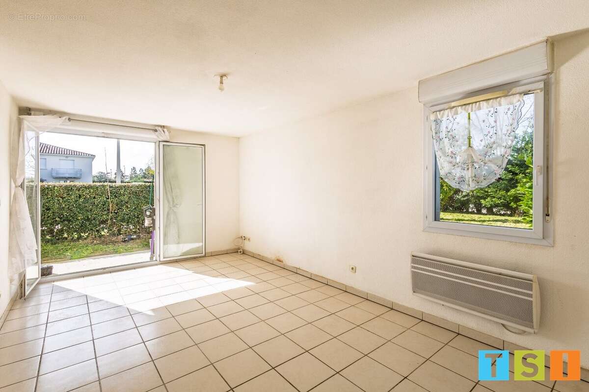 Appartement à CAZERES