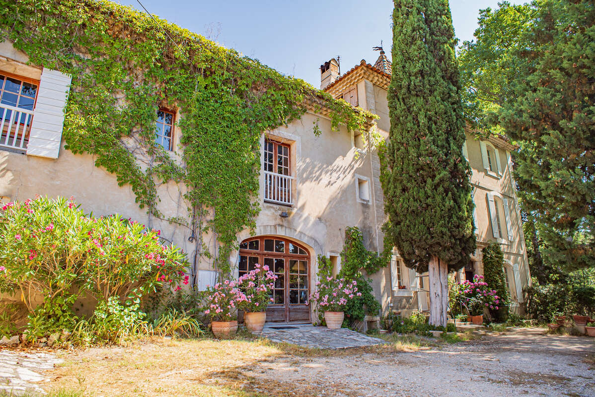 Maison à L'ISLE-SUR-LA-SORGUE