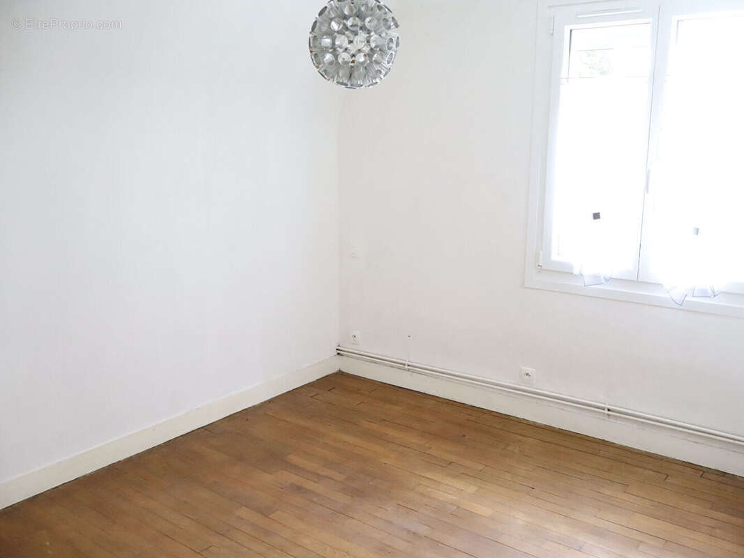 Maison à SAINT-GEORGES-DE-ROUELLEY