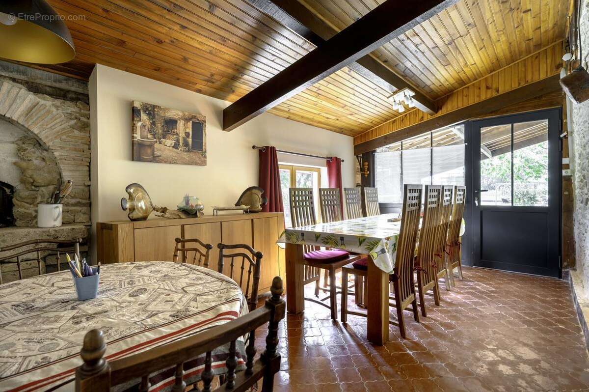 Maison 260 m² à Saint-Selve  - photo 20