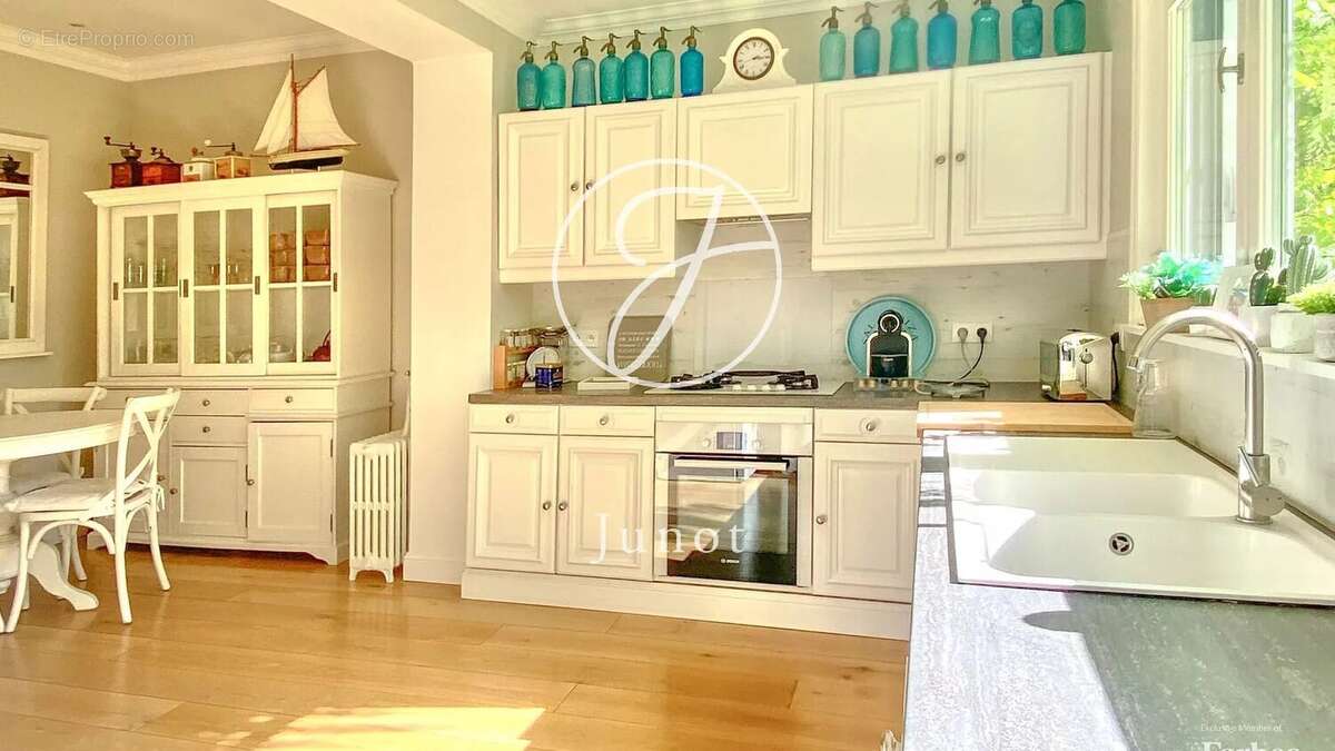 Maison à CROIX