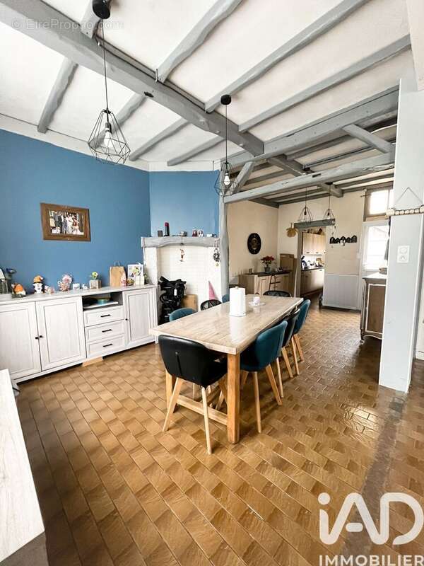 Maison 137 m² à Tully  - photo 2