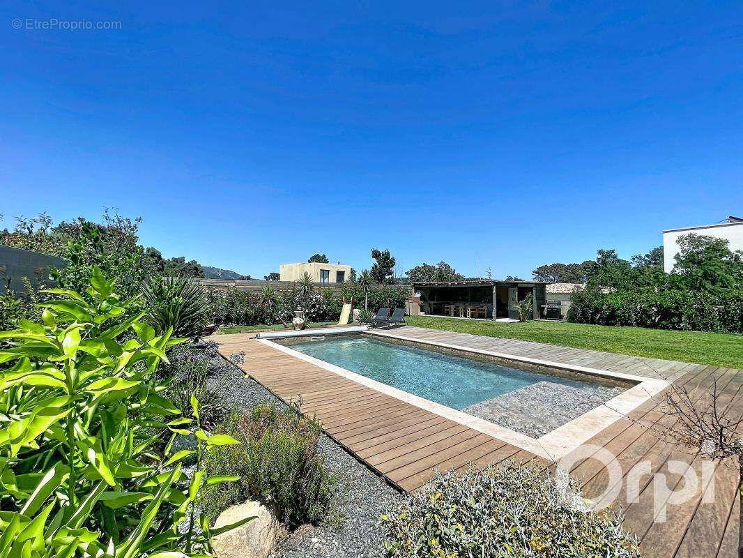 Villa, 3 chambres avec piscine, Lecci - photo 3