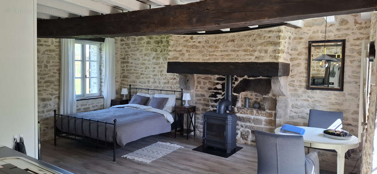 Propriété avec deux maisons et un gîte sur 7000m2 de jardin - photo 18