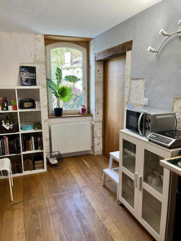 Maison à BOURDEILLES