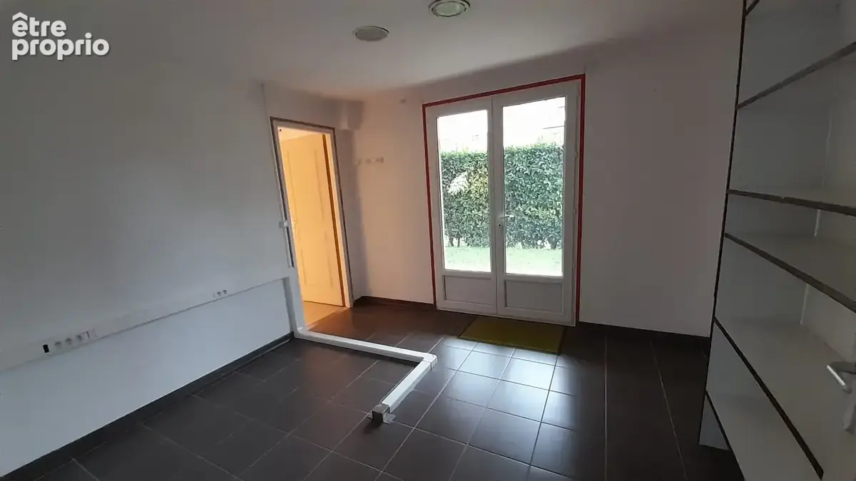 EXCLUSIVITE-AMPHION - Local commercial de 37 m2 - photo 10