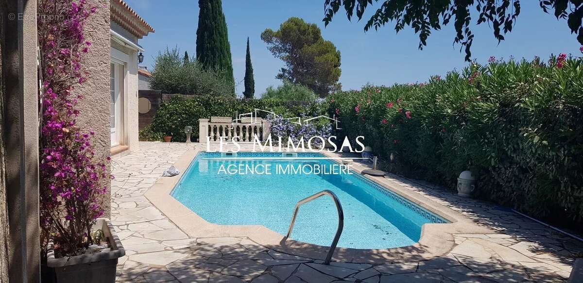 Maison à LE MUY
