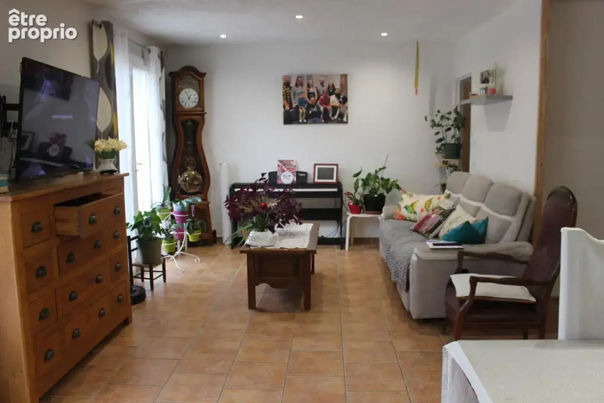 Maison 4 pièces 95 m² à vendre à La Roque-D'antheron (13640) - photo 3
