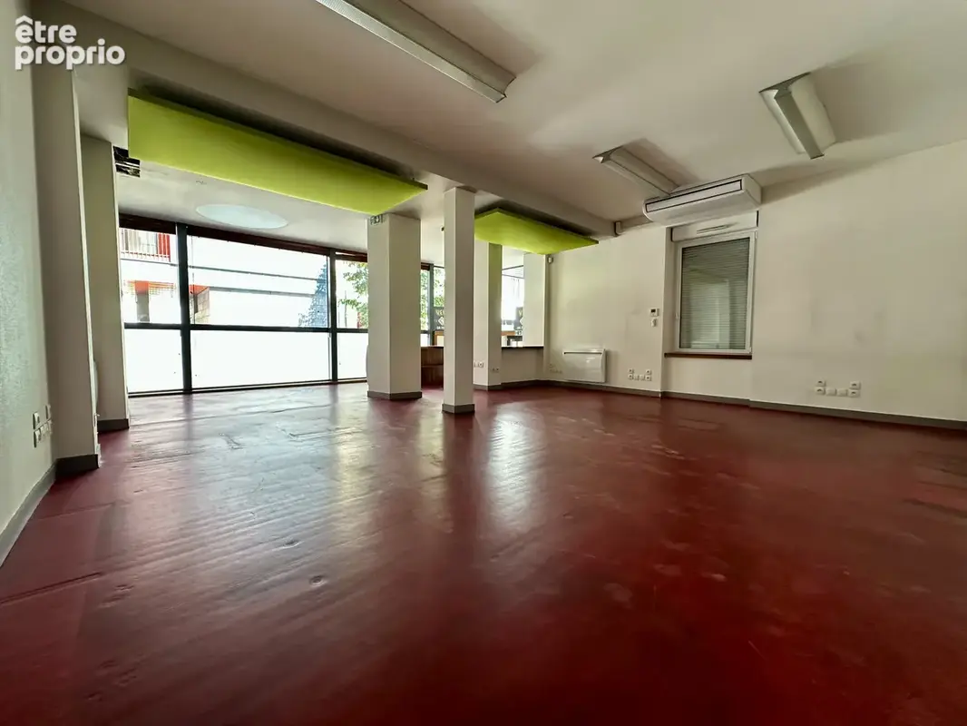 Maison de ville divisée en appartements et locaux professionels - photo 3