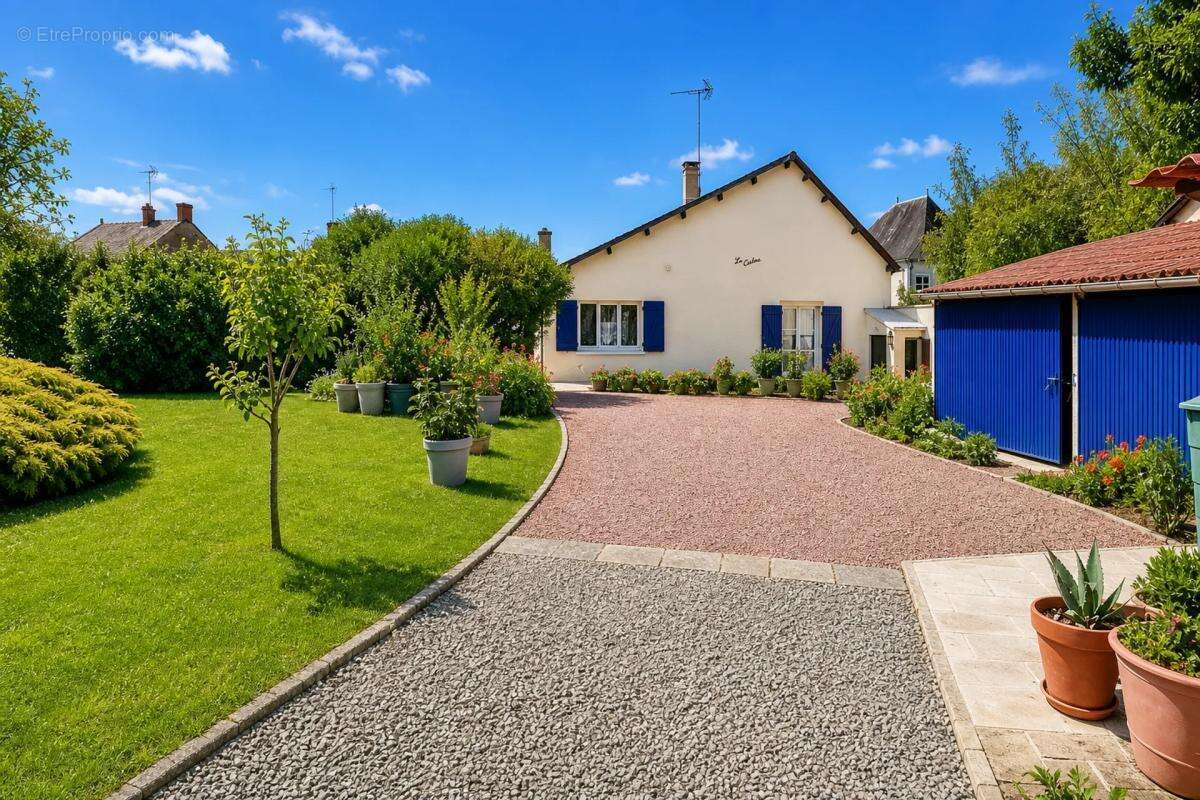 Maison à MEZIERES-EN-BRENNE