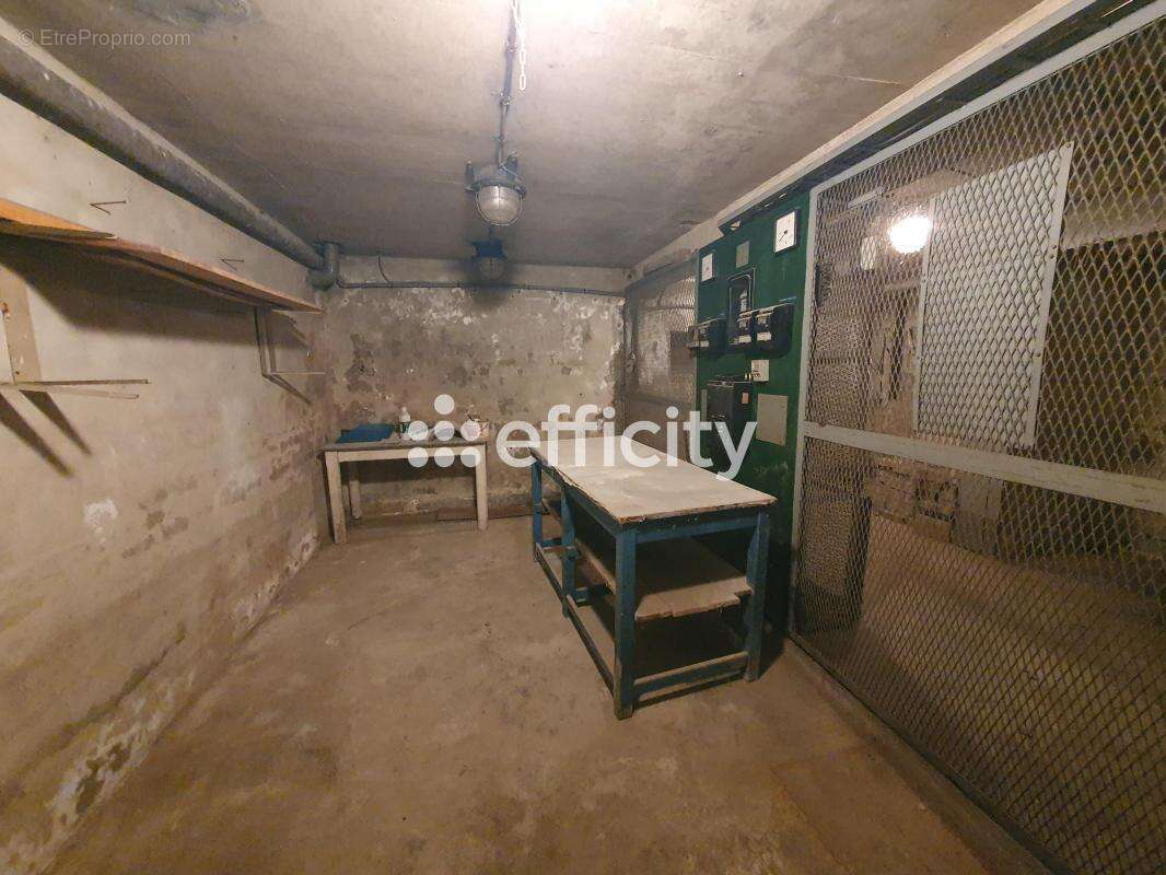 Commerce à CONDE-SUR-L&#039;ESCAUT