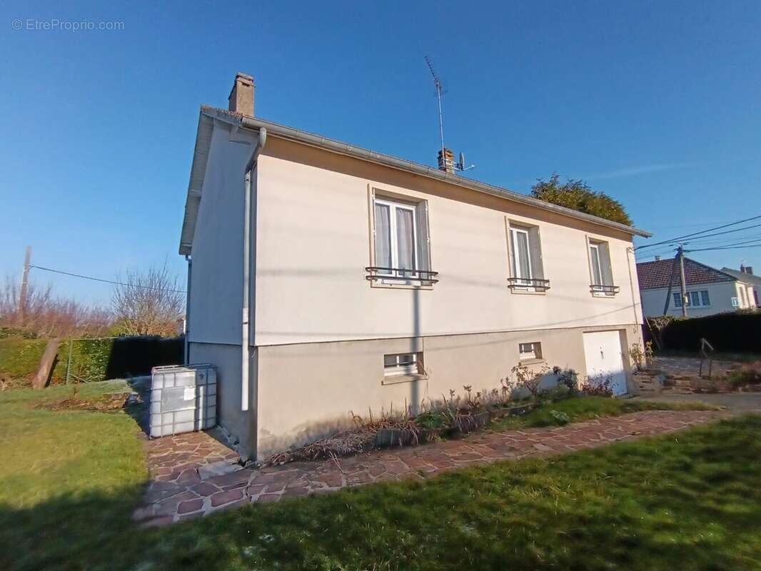 Maison à SAINT-PIERRE-SUR-DIVES