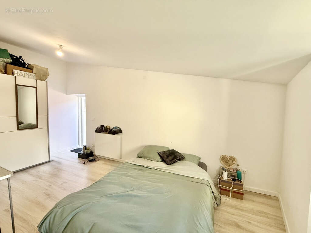 Appartement à MOURS-SAINT-EUSEBE