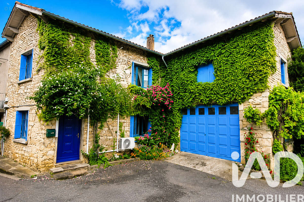 Maison 125 m² à Feneyrols  - photo 2