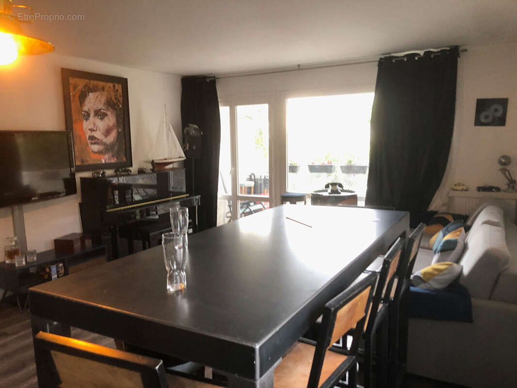 Appartement à COURBEVOIE