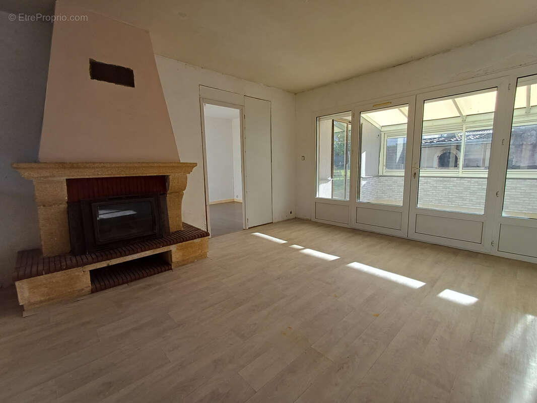 Maison à BAIGNES-SAINTE-RADEGONDE