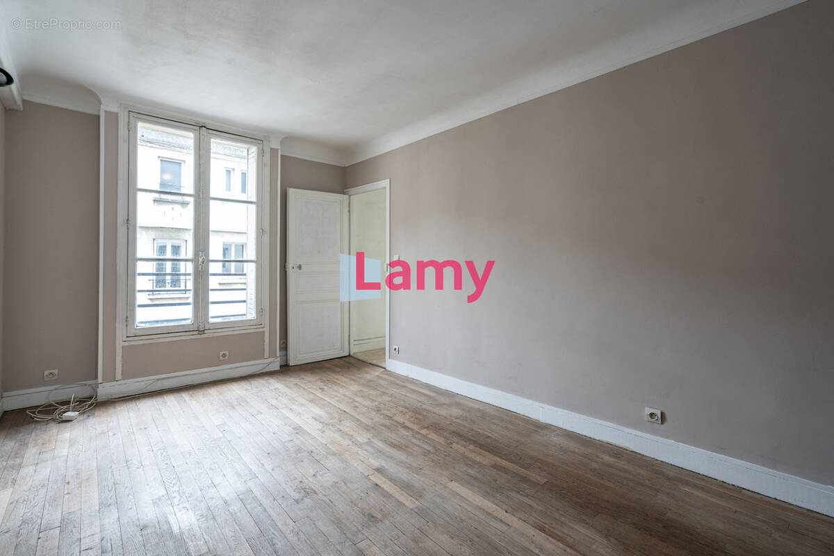 Appartement à PARIS-10E