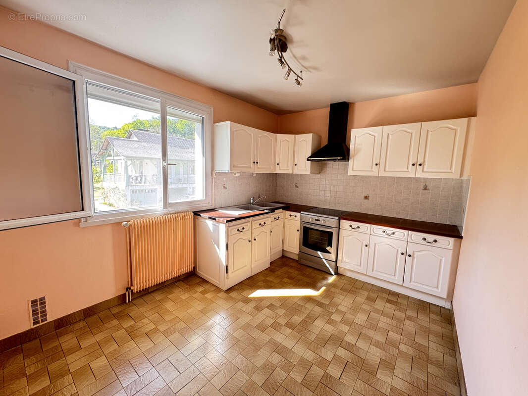 Maison à MONCEAUX-SUR-DORDOGNE