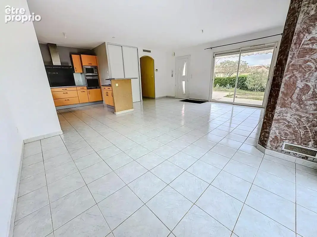 Maison de 5 pièces de 103 m² à Saint-Étienne-de-Tulmont - photo 2