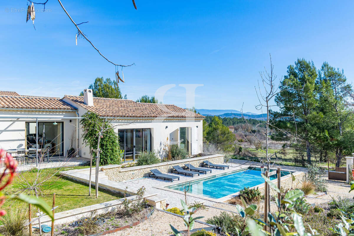 Maison à GORDES