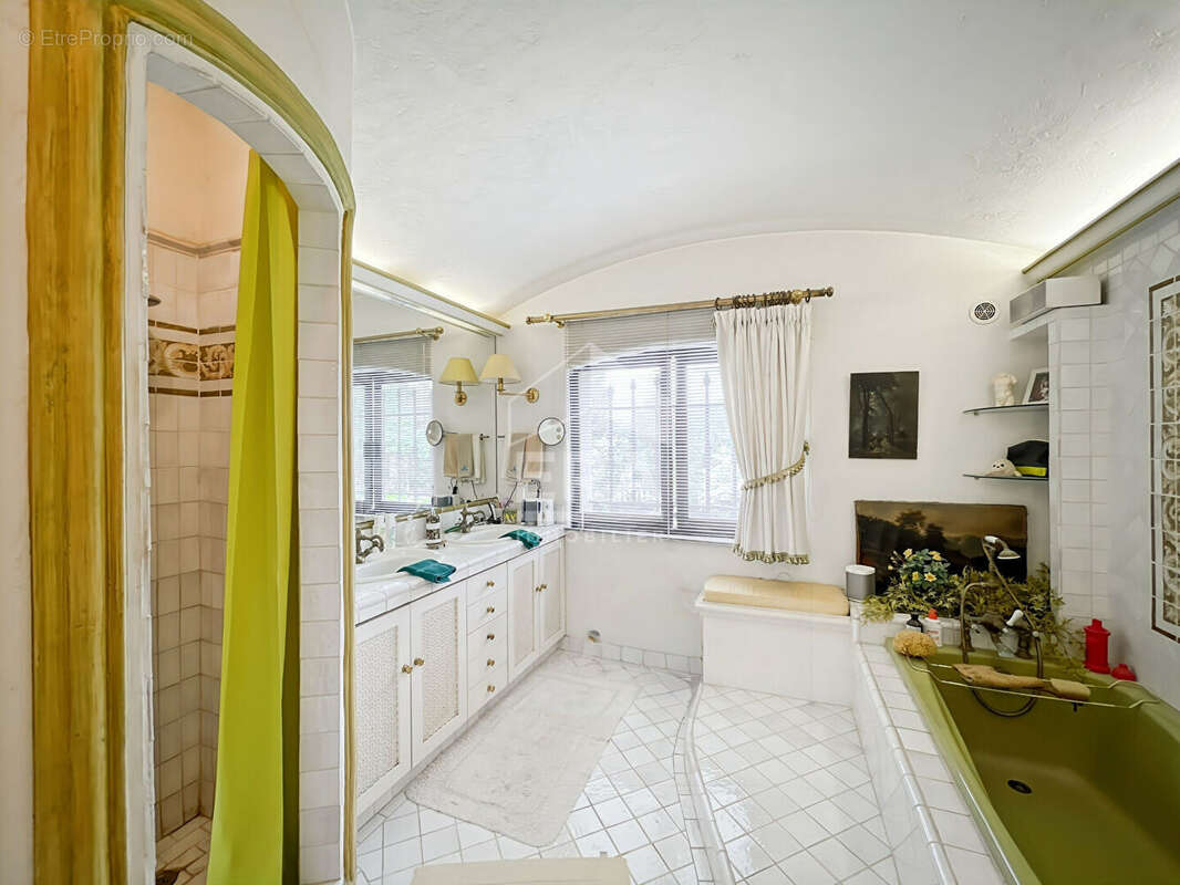 Maison à MOUANS-SARTOUX