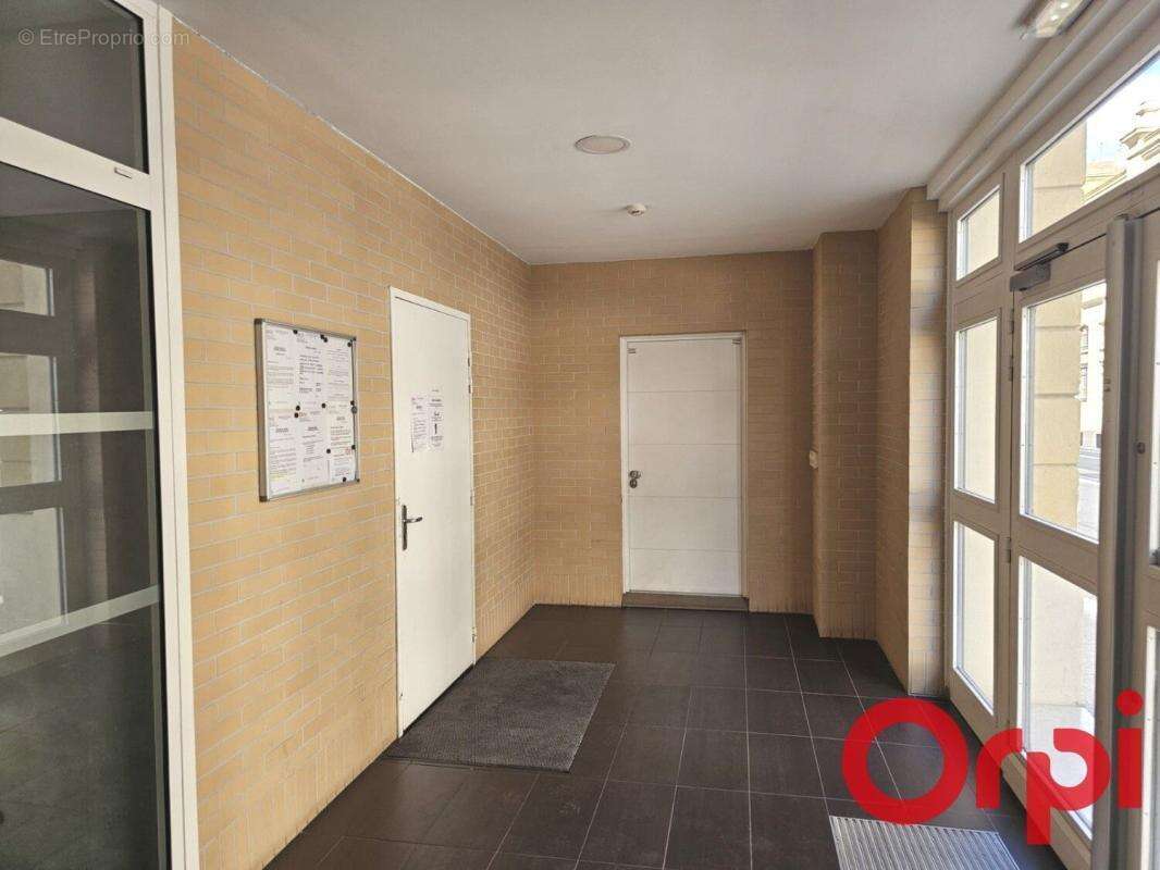 Appartement à MARSEILLE-2E