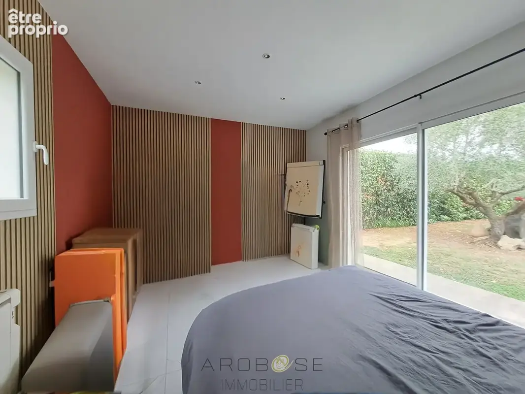 Maison de charme avec jardin, à pied des commerces, avec un  espace pro. - photo 21