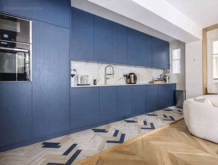 Appartement à PARIS-17E