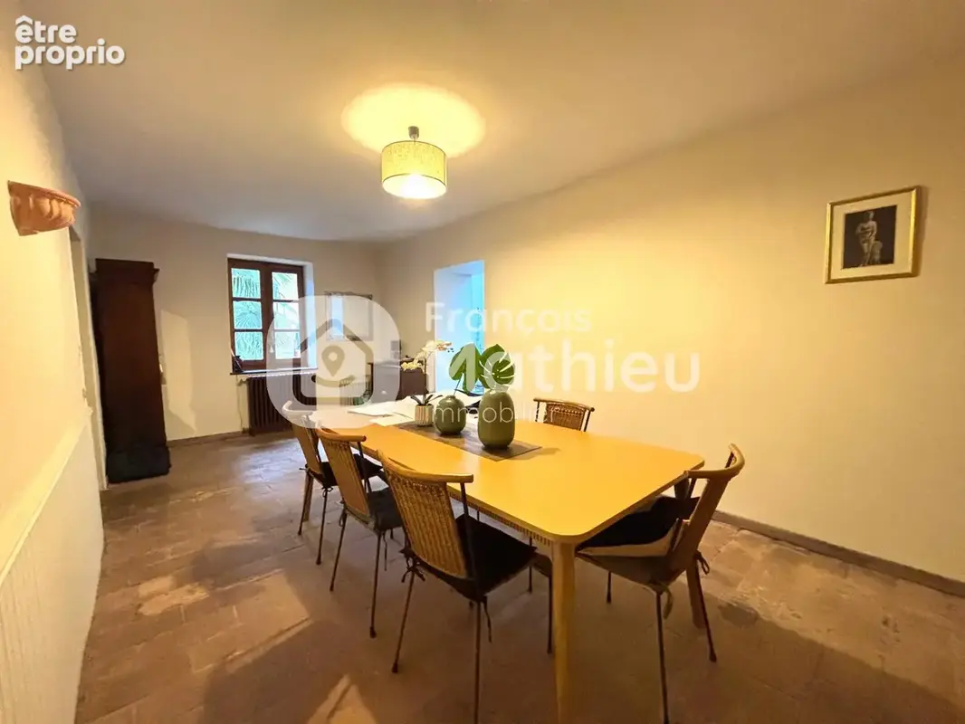 Saint-Georges-de-Reneins - Maison T4 avec dépendances et cour. - photo 11
