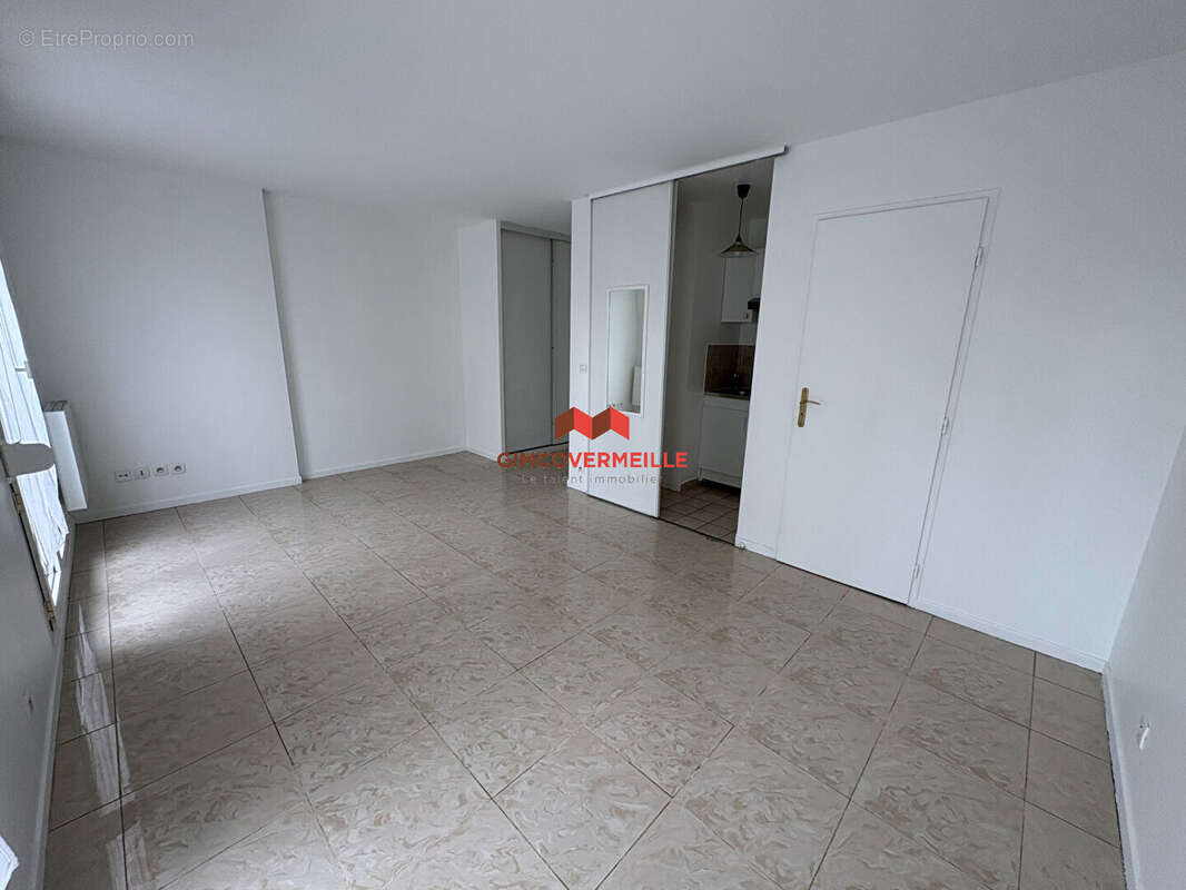 Appartement à VOISINS-LE-BRETONNEUX