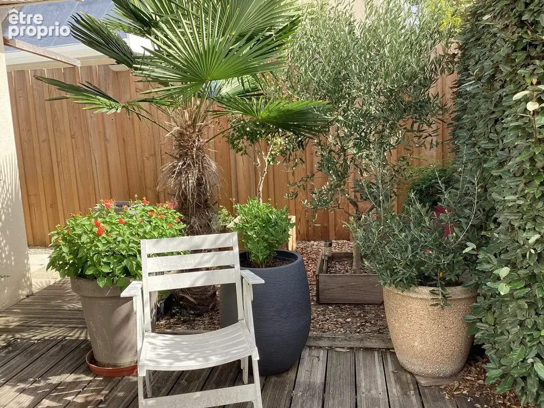 TERRASSE COTE FACADE ENSOLEILLEE