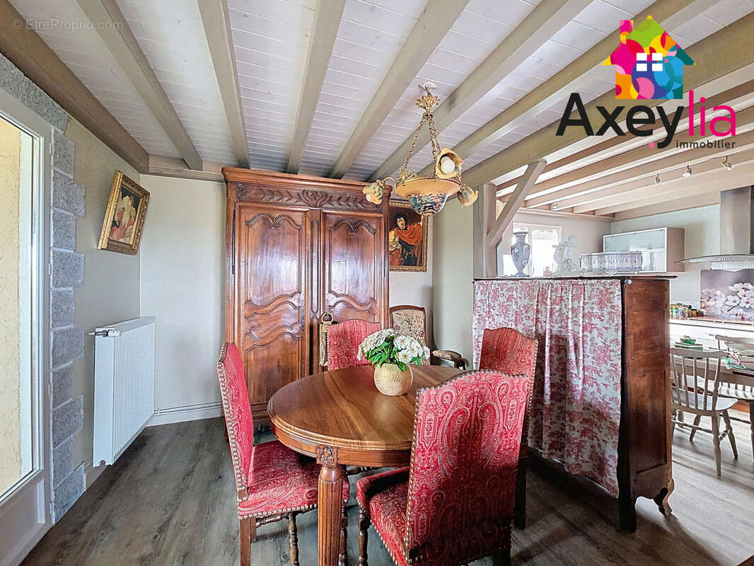 Maison à SAINT-SYMPHORIEN-DE-LAY