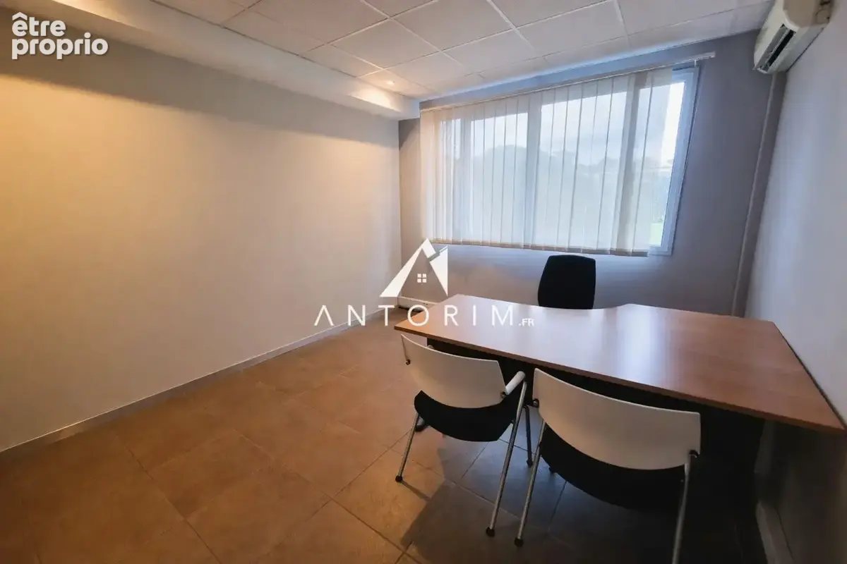 Beau local commercial - DIDIER - Centre d'Affaires PLAZA - photo 6