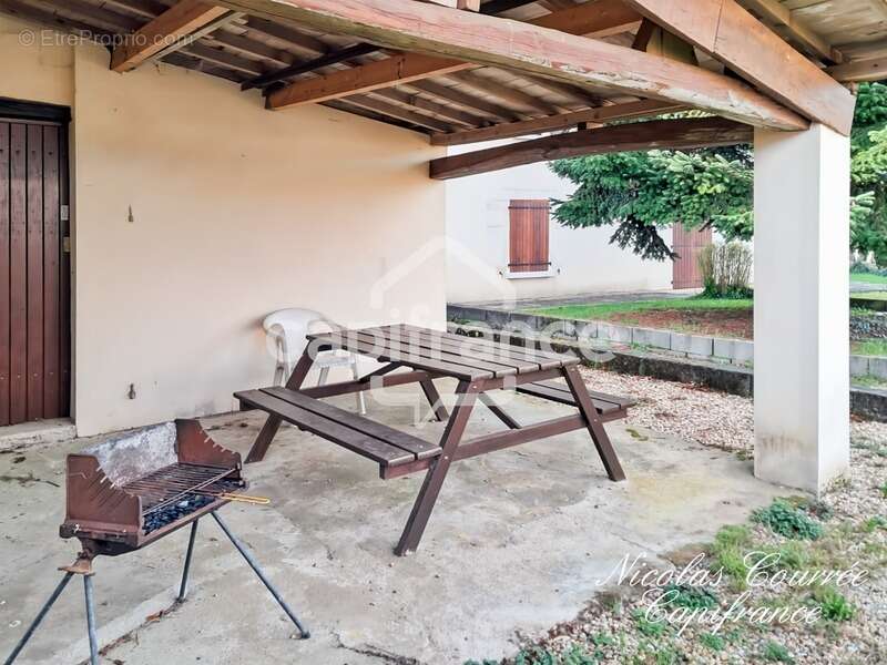 Maison à vendre dans le secteur mellois, idéale en résidence principale ou maison de campagne, pour les amateurs de calme, d’esp - photo 13