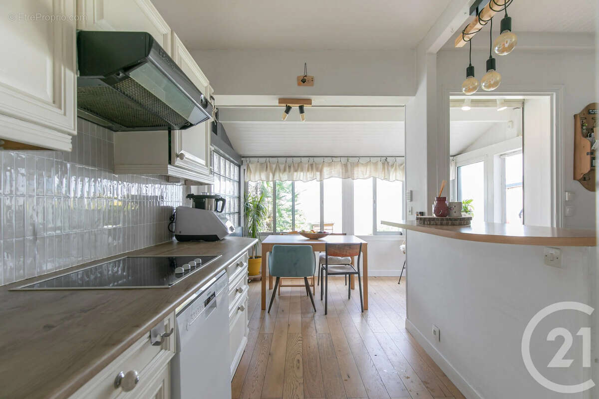 Appartement à SAINT-MAUR-DES-FOSSES