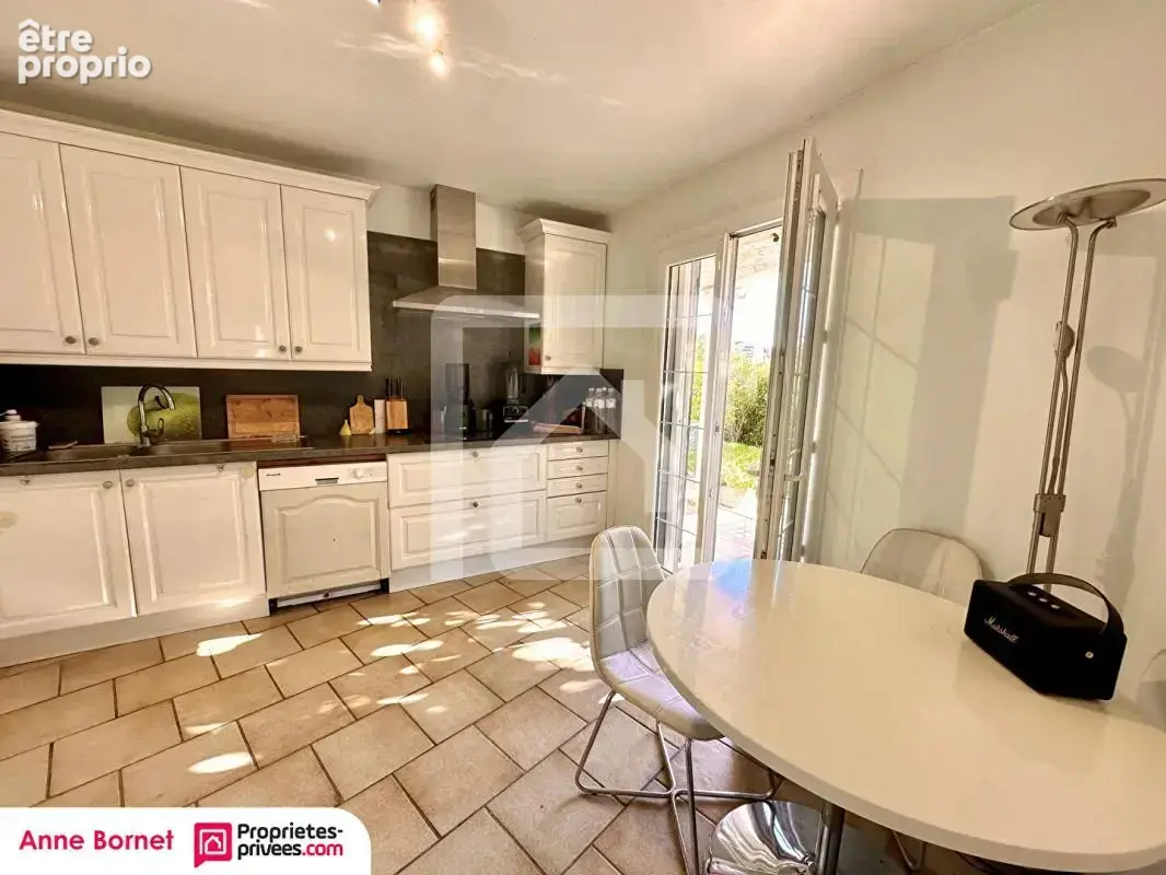 Villa individuelle 6 pièces 148 m2 avec jardin arboré, terrasse et cave - photo 6