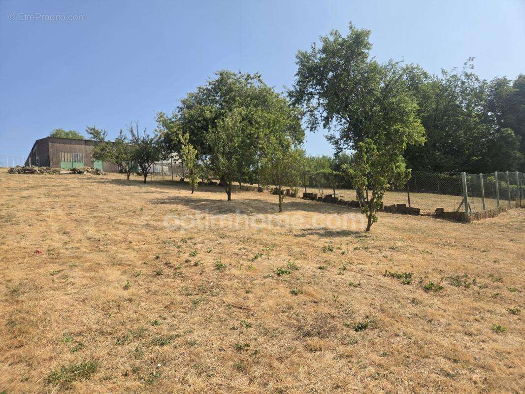 A VENDRE en EXCLUSIVITE maison de famille 5 chambres, 35 ares de terrain et petit hangar - photo 20