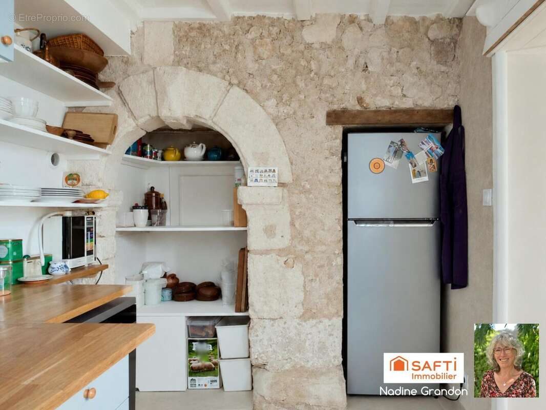 Maison 208 m² à Les Essards  - photo 8