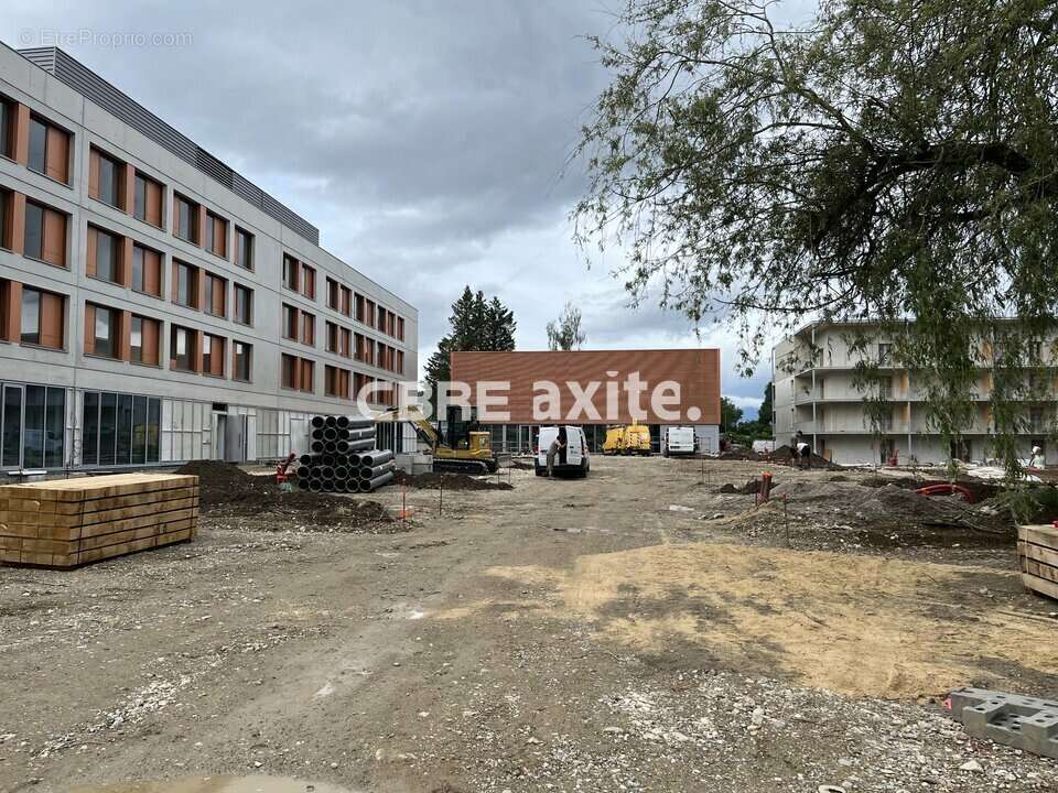 761 m² à Ferney-Voltaire  - photo 3