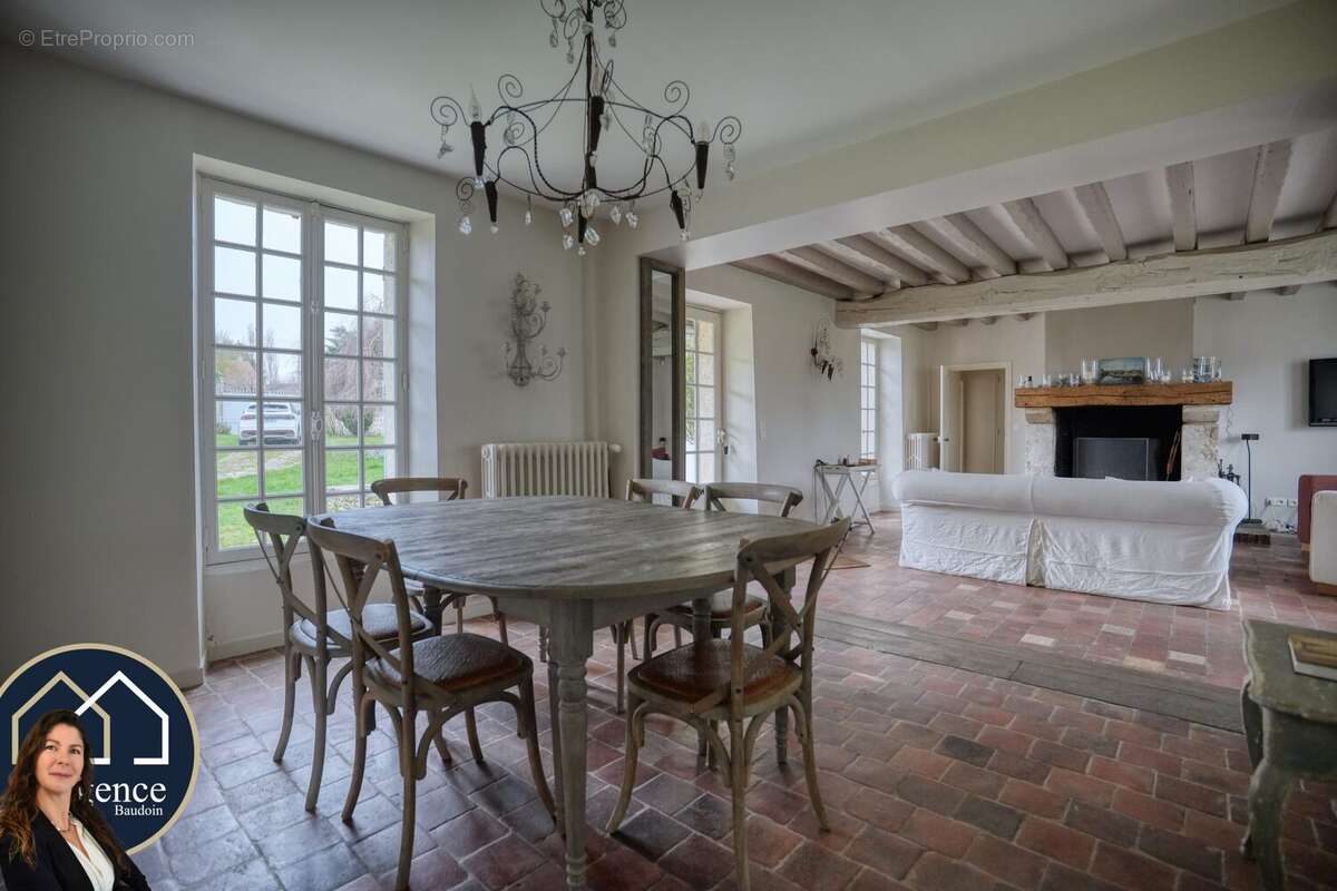 Maison à HOUDAN