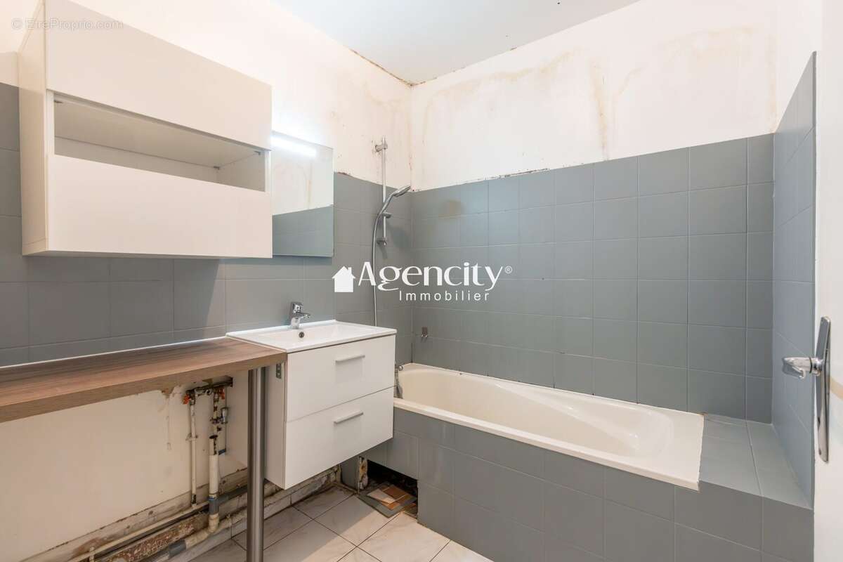 Appartement à TORCY