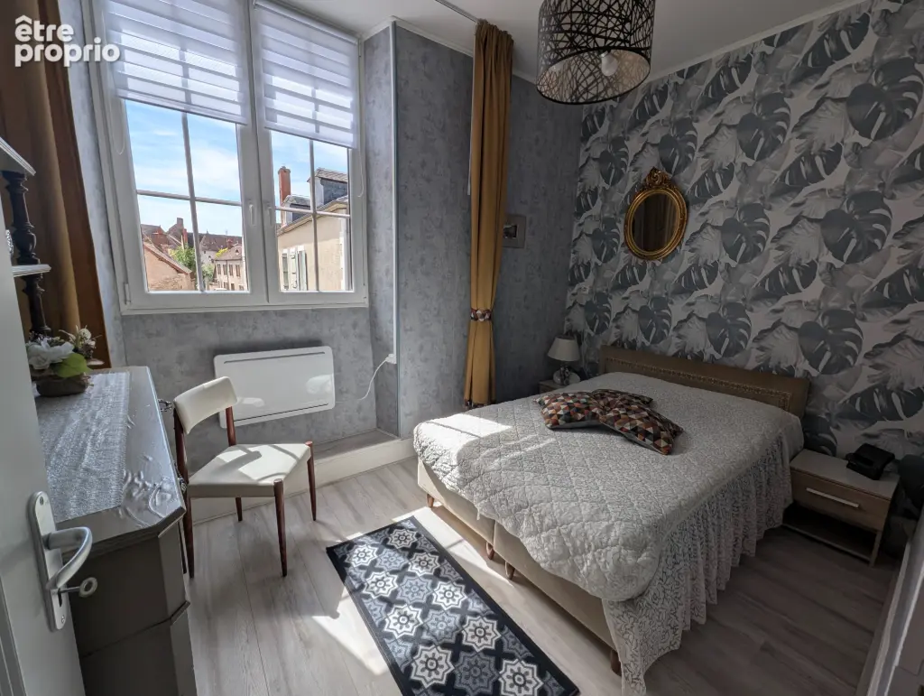 Ainay le Château, Maison ancienne avec deux appartements et dépendances - photo 6
